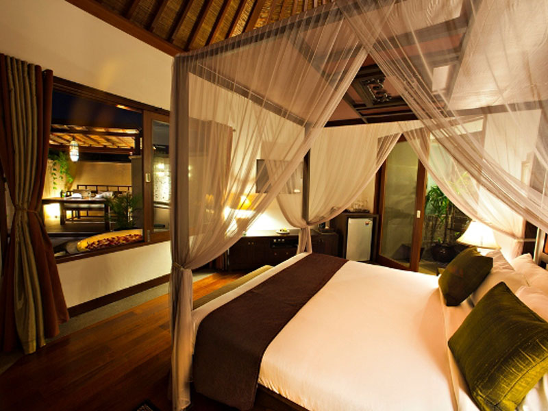 1-bedroom-jacuzzi-suite-05