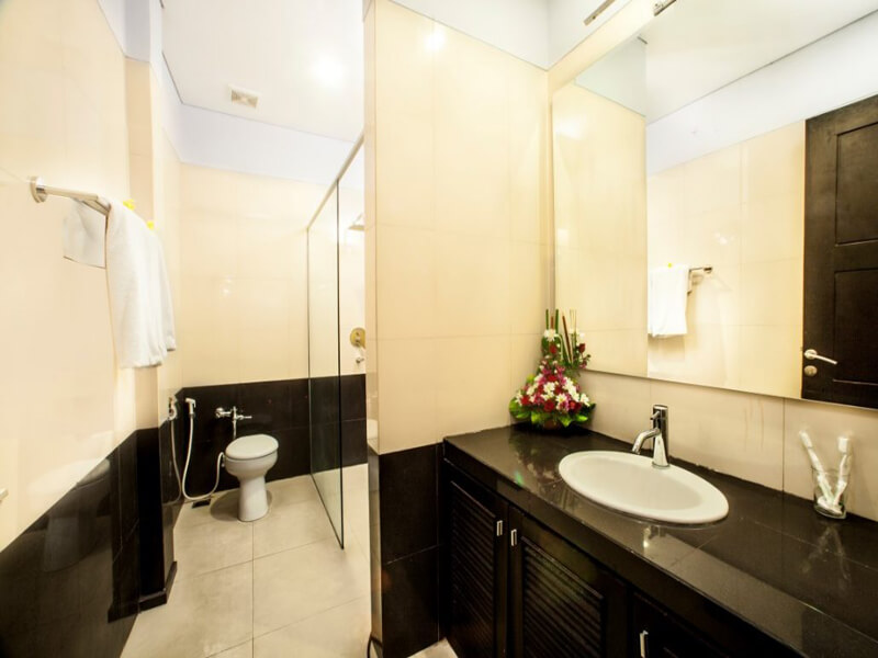 Superior-and-Standard-Bathroom-Medium-1030x687