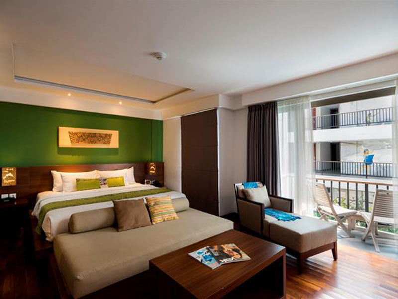 suite-room-pool-view (1)