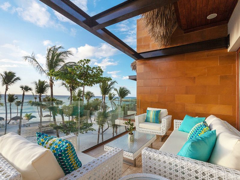Beachfront One Bedroom Suites2