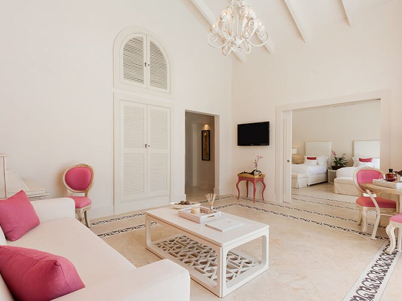 Luxury Pool One Bedroom Suites2