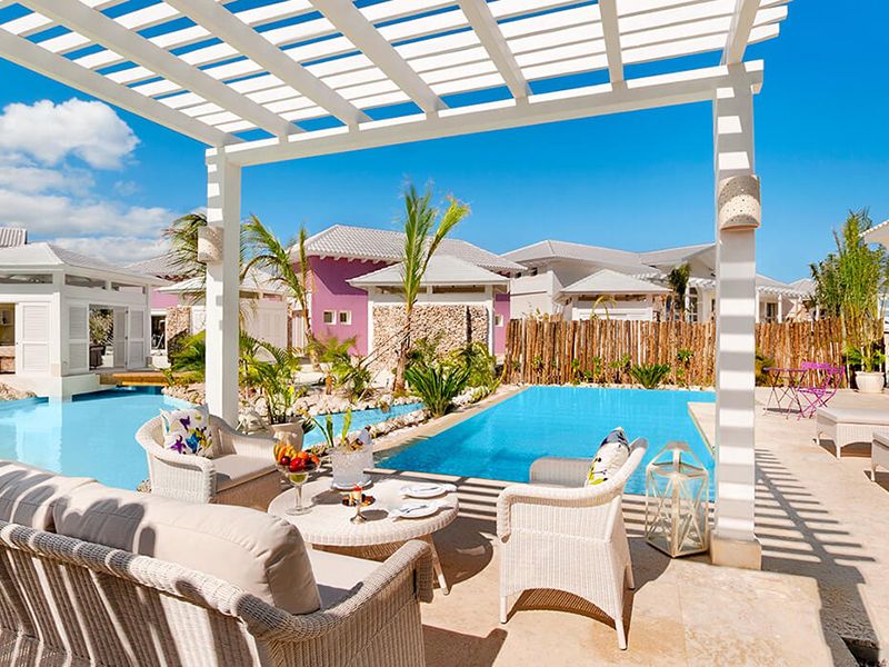 Luxury Pool One Bedroom Suites3