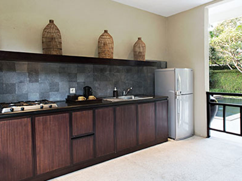 one-bedroom-kitchen