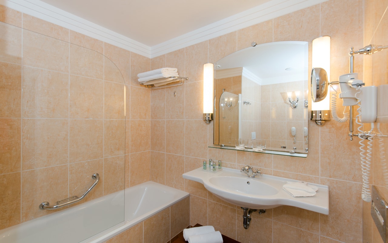 Comfort_bathroom-min