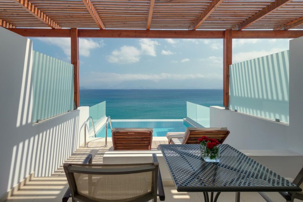 SUPERIOR-DOUBLE-ROOM-SV-POOL-1-1024x683