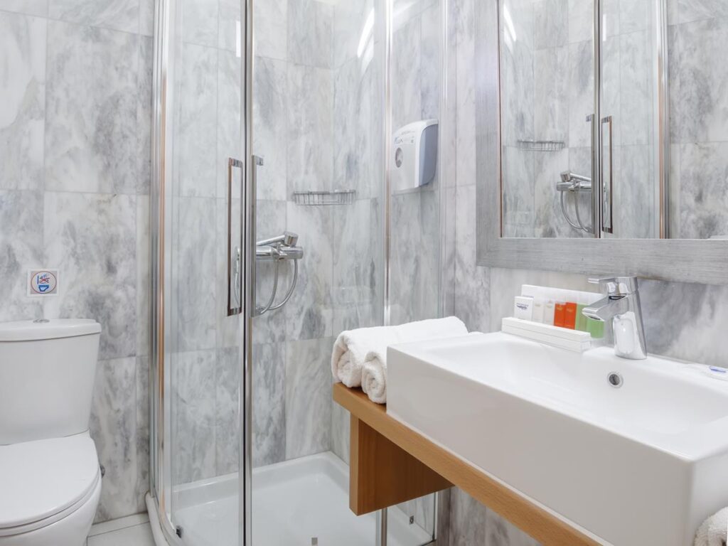 SUPERIOR-DOUBLE-ROOM-SV-POOL-6-1024x768