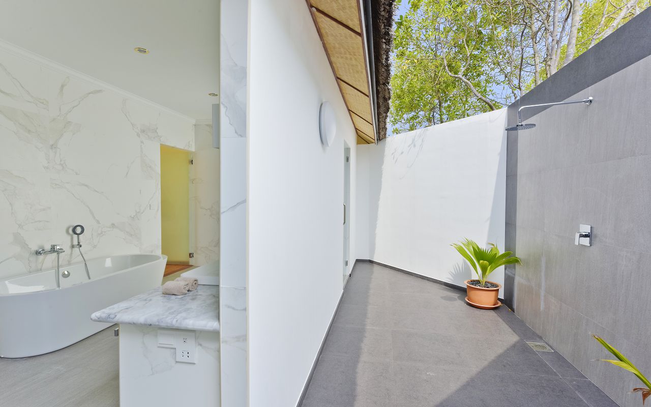 DL-HRES-Dreamland_Beach_Bungalow_Bathroom_01