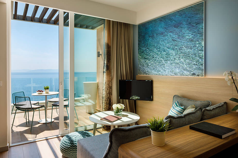Superior family suite with balcony sea view 2