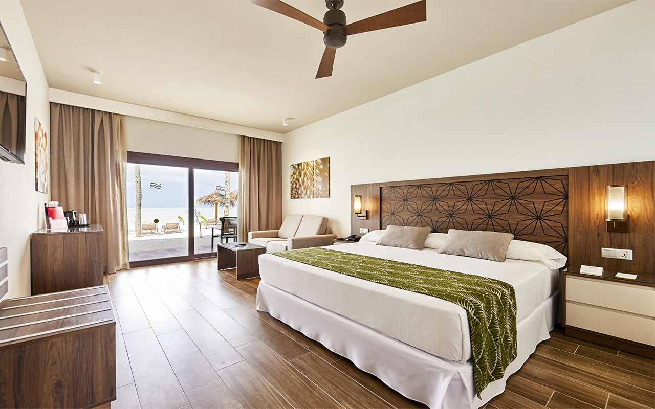 Beach Room (3)