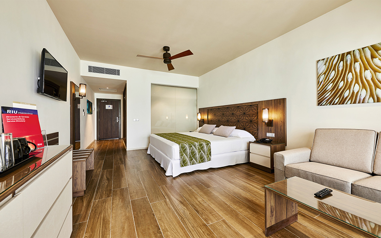 Double Room (1)