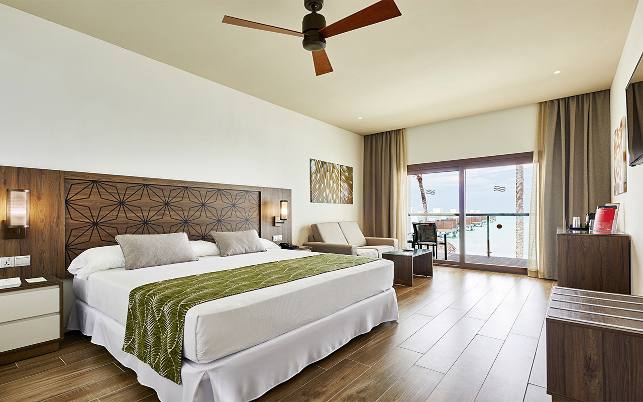 Double Room (2)
