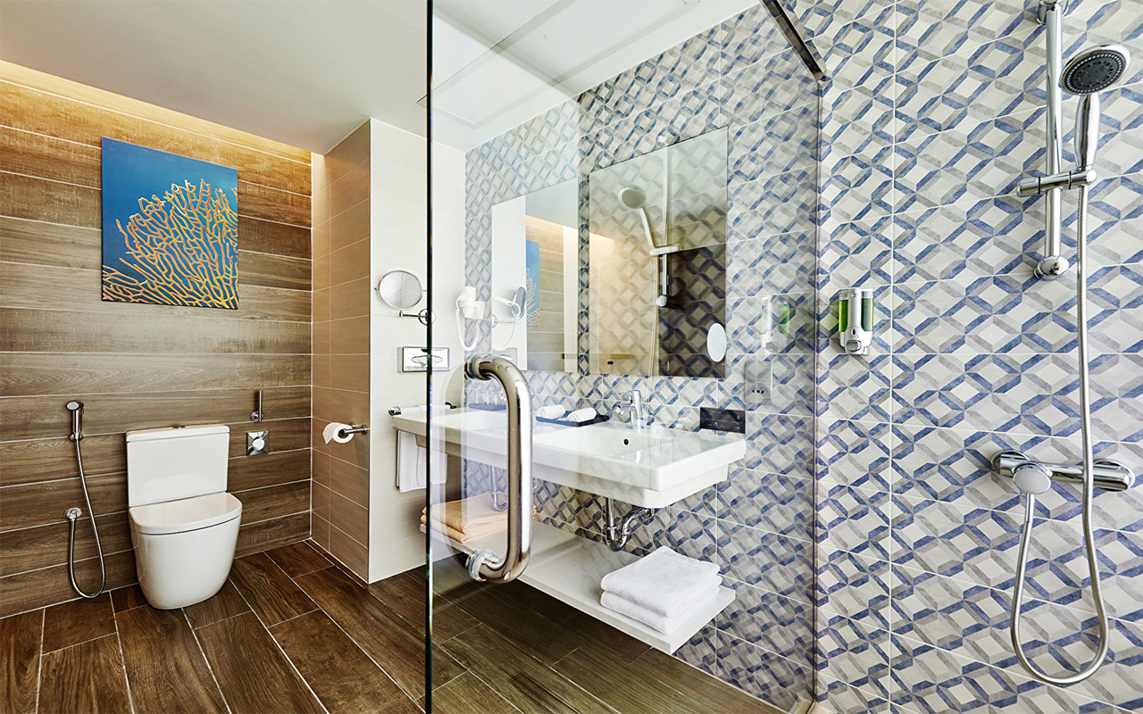 Double Room (3)