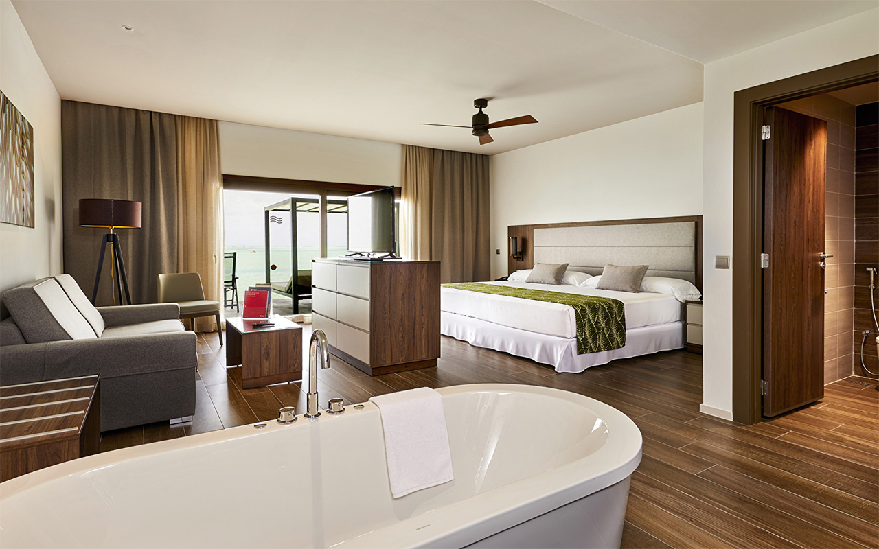 Overwater Junior Suite (1)