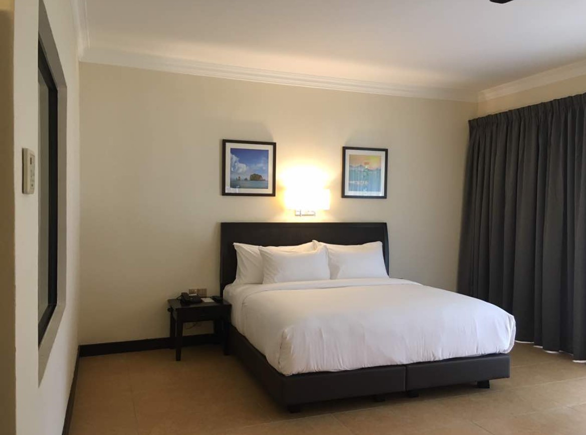 Deluxe Room Beach Wing 1