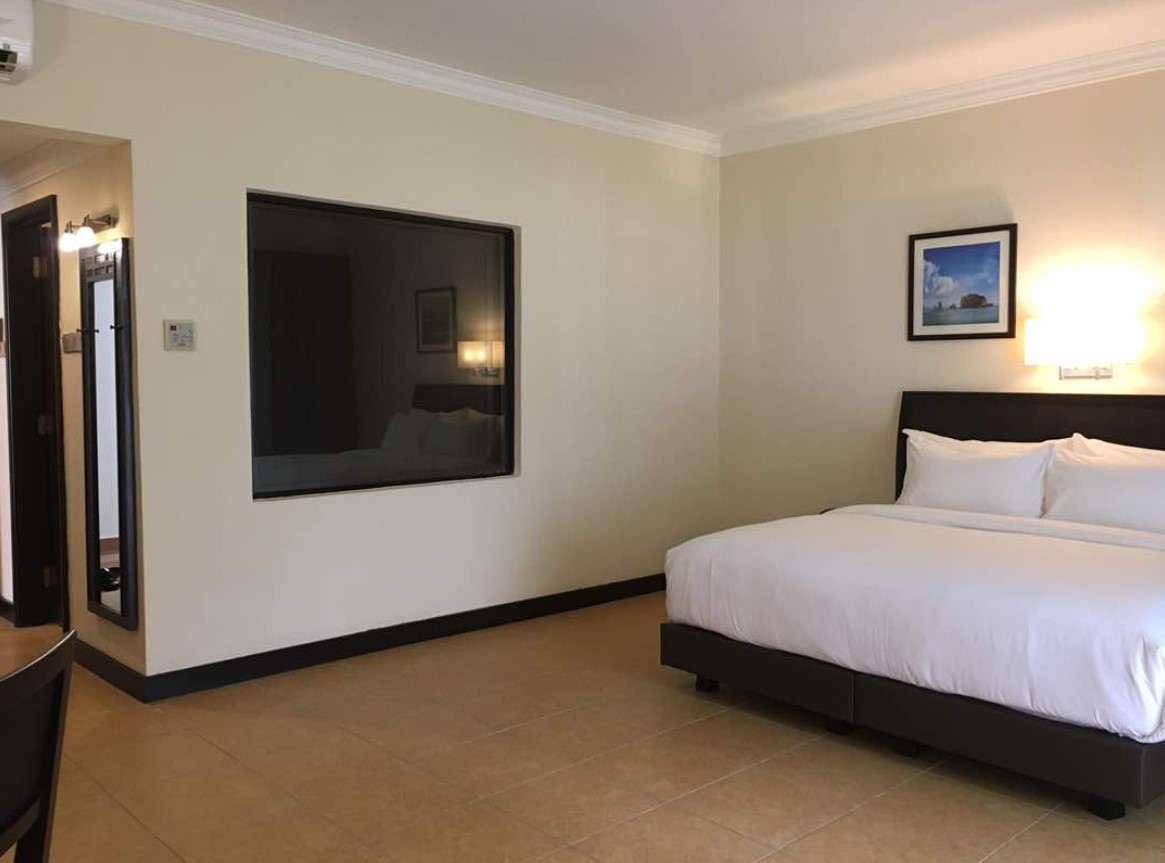Deluxe Room Beach Wing 4