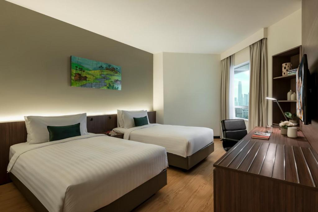 Deluxe Twin Room (1)