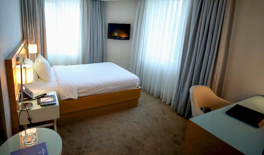 Deluxe Single Room-min