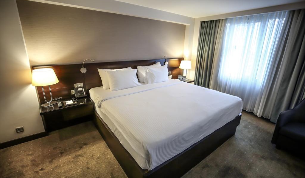 French Grand Deluxe Room 2-min