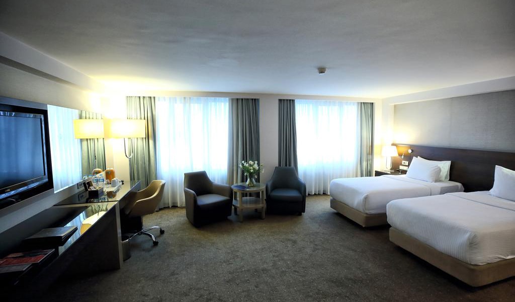 Twin Grand Deluxe Room 2-min
