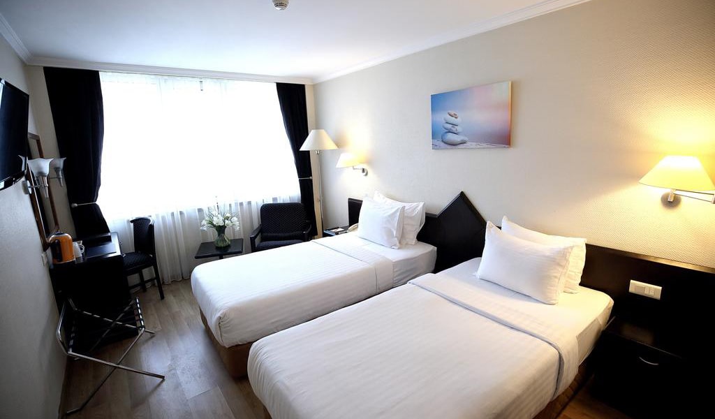 Twin Superior Room-min