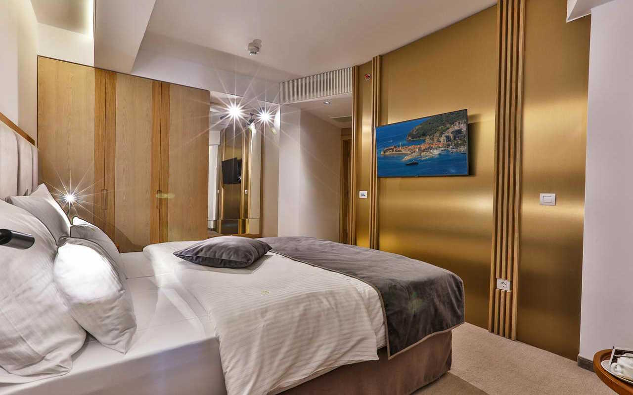 small_double_room_005