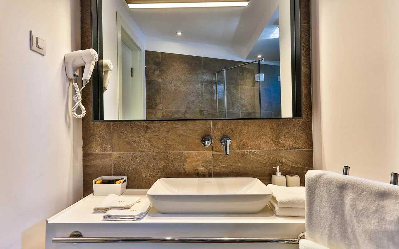 small_double_room_008