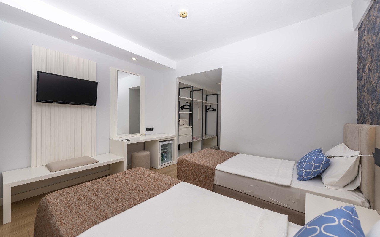 Standard Room (8)