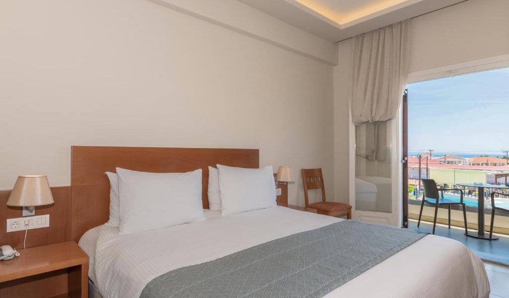 Double-Room-with-Pool-View-5-min