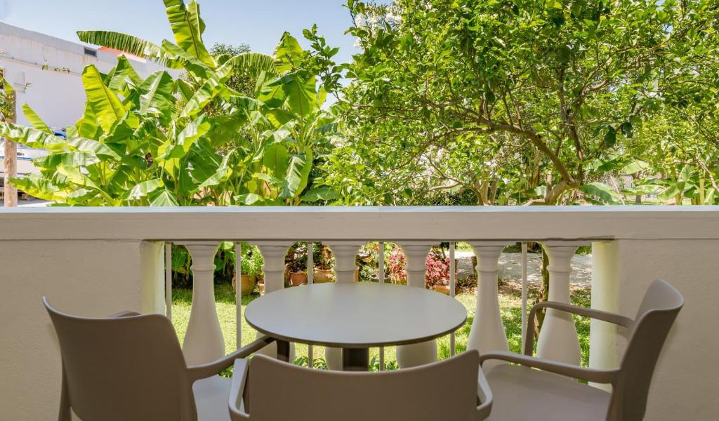 Triple-Room-with-Garden-View-7-min