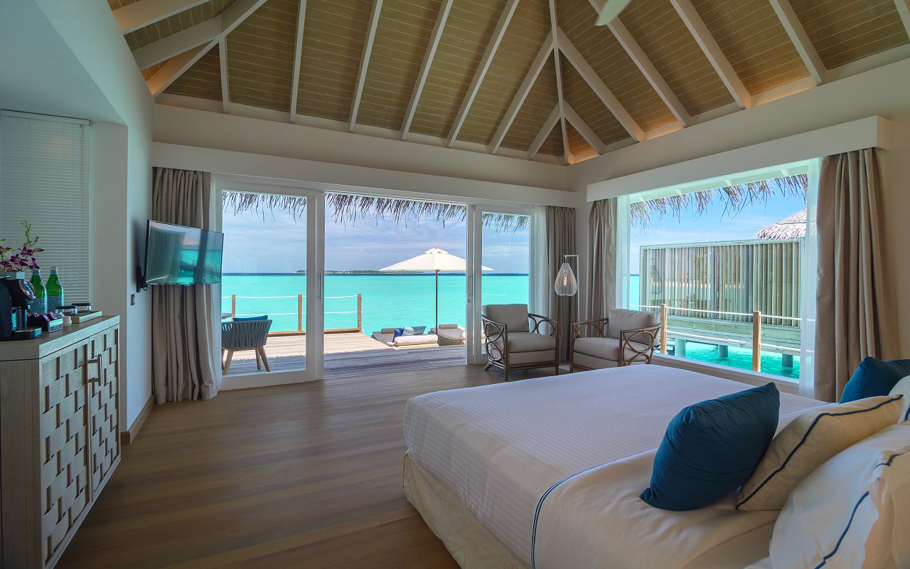 Baglioni_Resort_Maldives_Water_Villa_interior_01