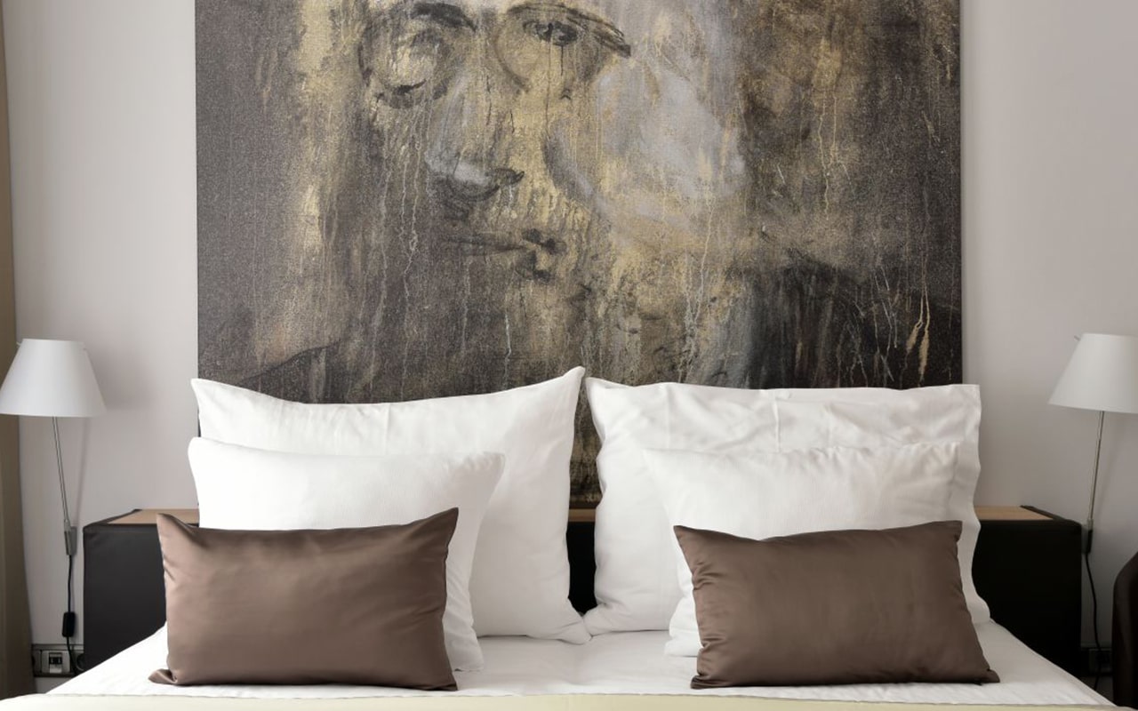 Standard-Comfy-Room_02-min