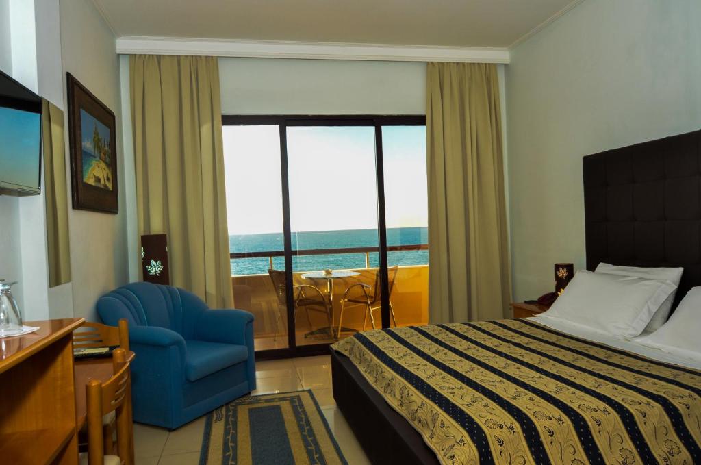 NY-Standard Double Room with Sea View (4)