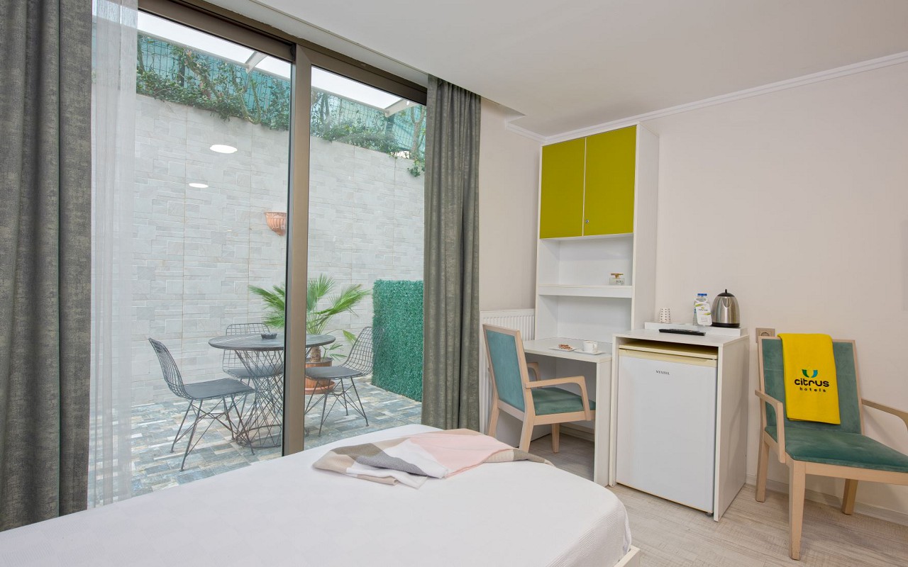 Garden Room III