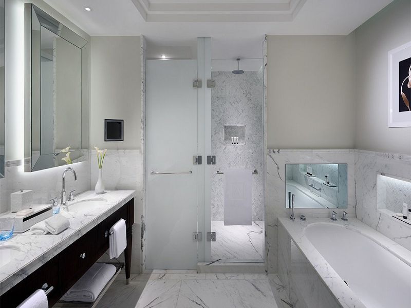 ADH_ADBOH_ROOMS_BOULEVARD-SUITE_BATHROOM_AMBIENT_HR-copy