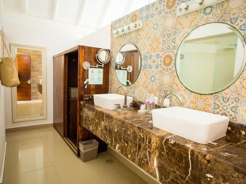 hotel-le-reve-bungalow-with-jacuzzi-02