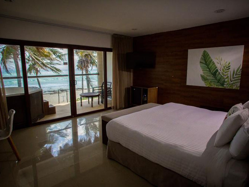 hotel-le-reve-bungalow-with-jacuzzi-05