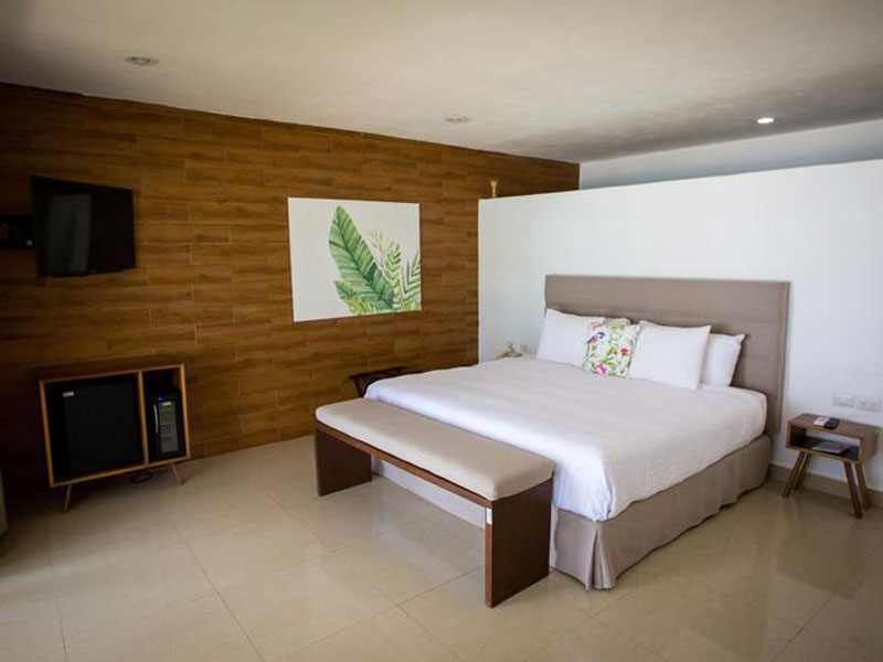 hotel-le-reve-bungalow-with-pool-09