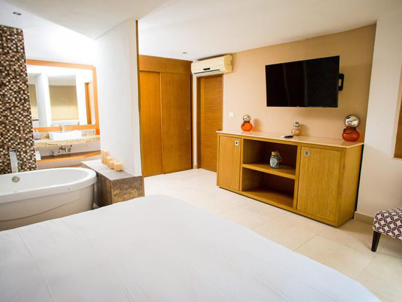 hotel-le-reve-one-bedroom-01