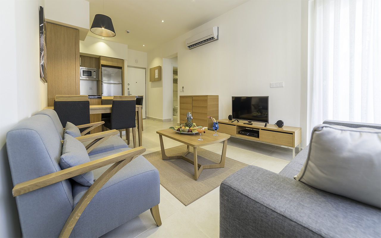 Junior Suite Land View (2)