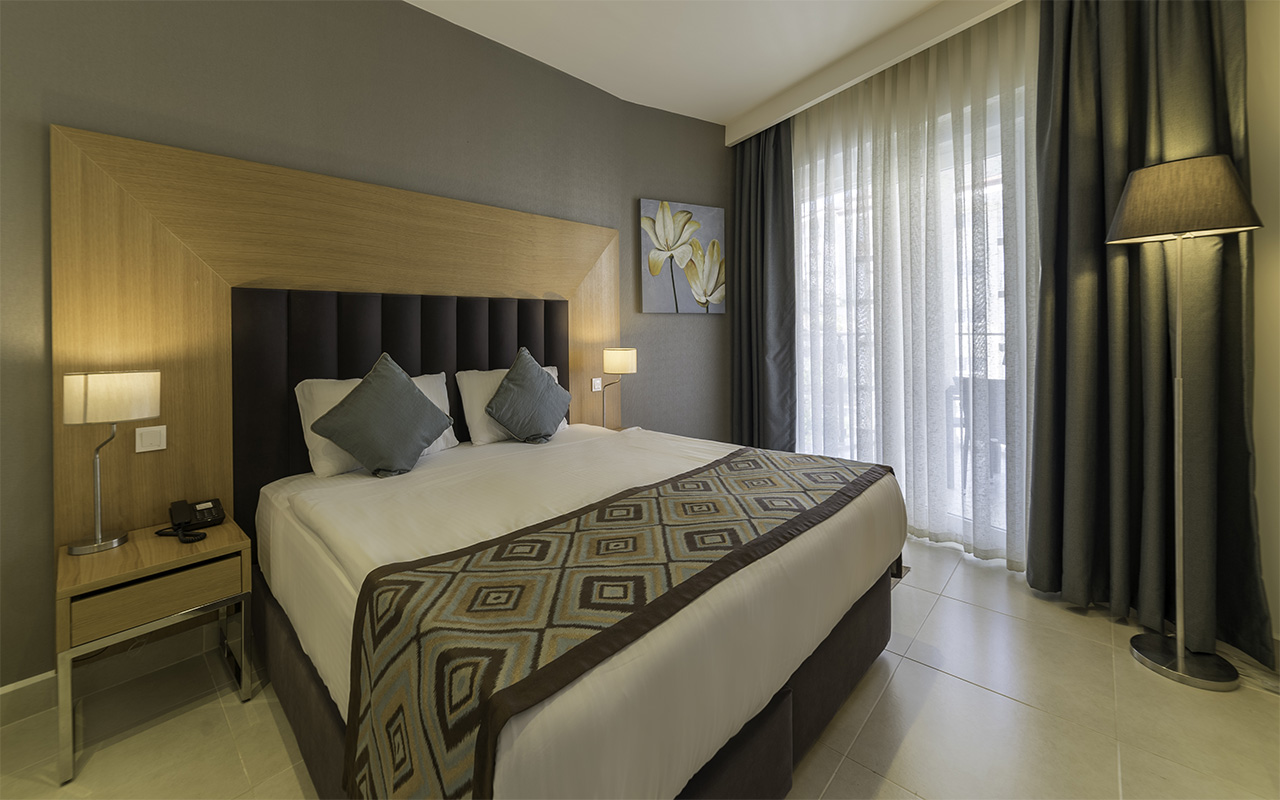 Junior Suite Land View (4)