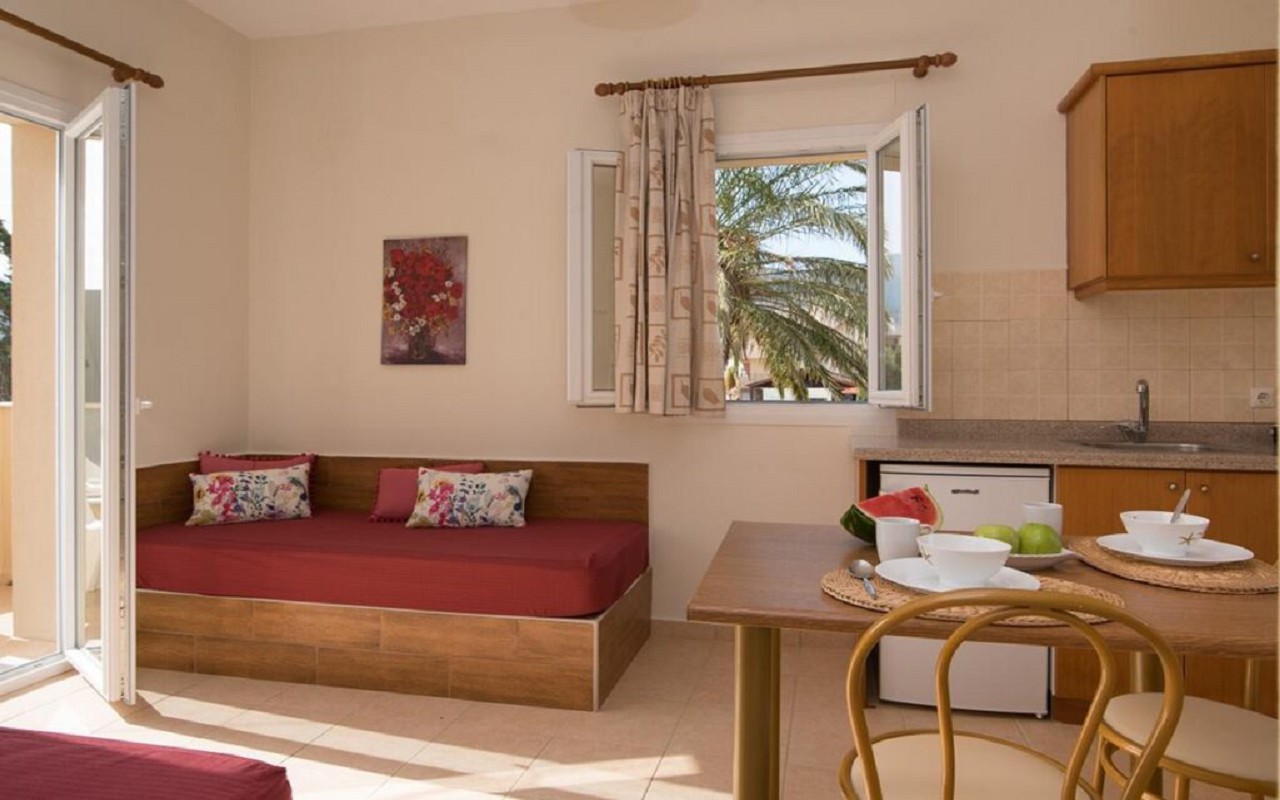 room_1-1024x684