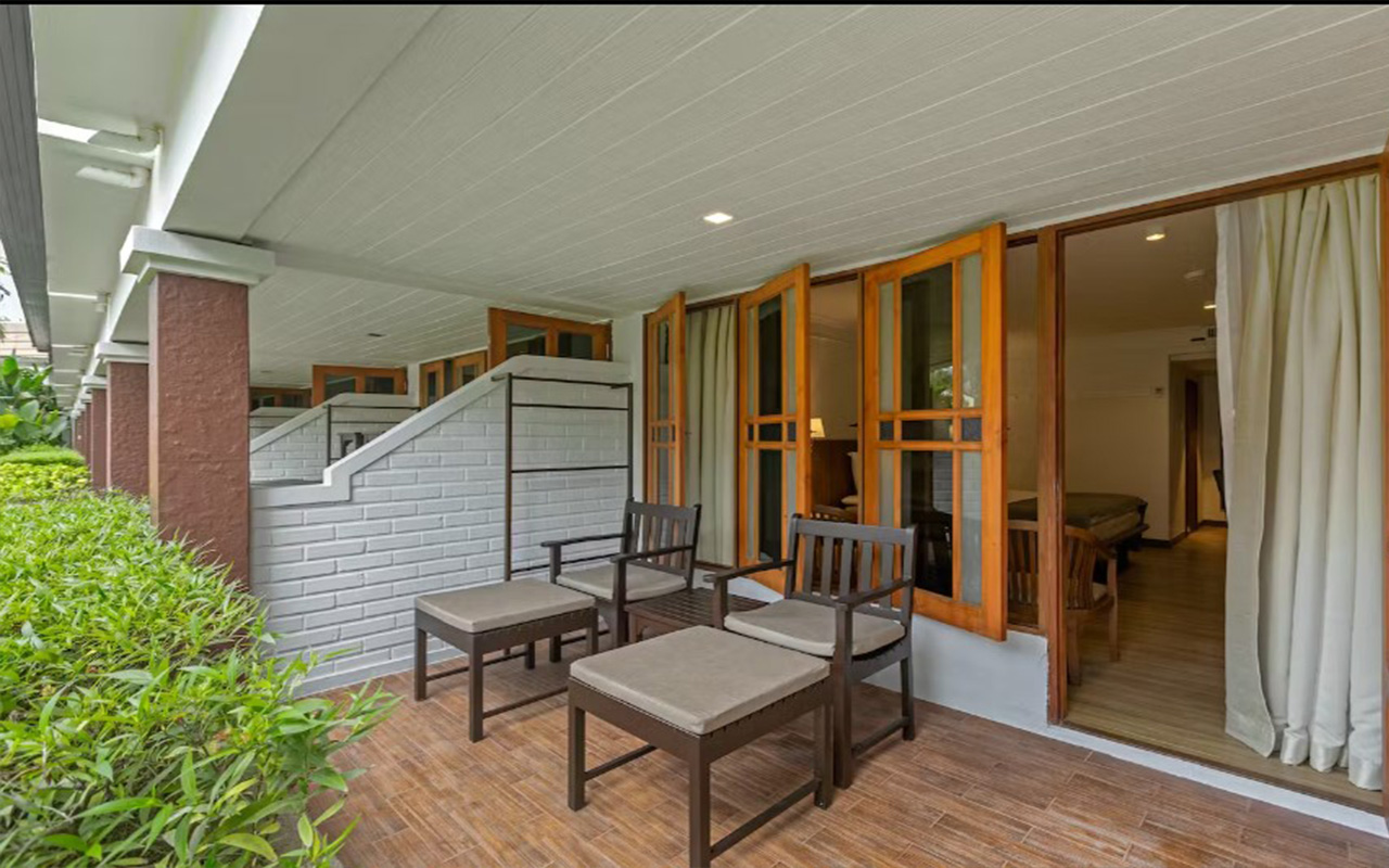 Deluxe Ground Terrace 1