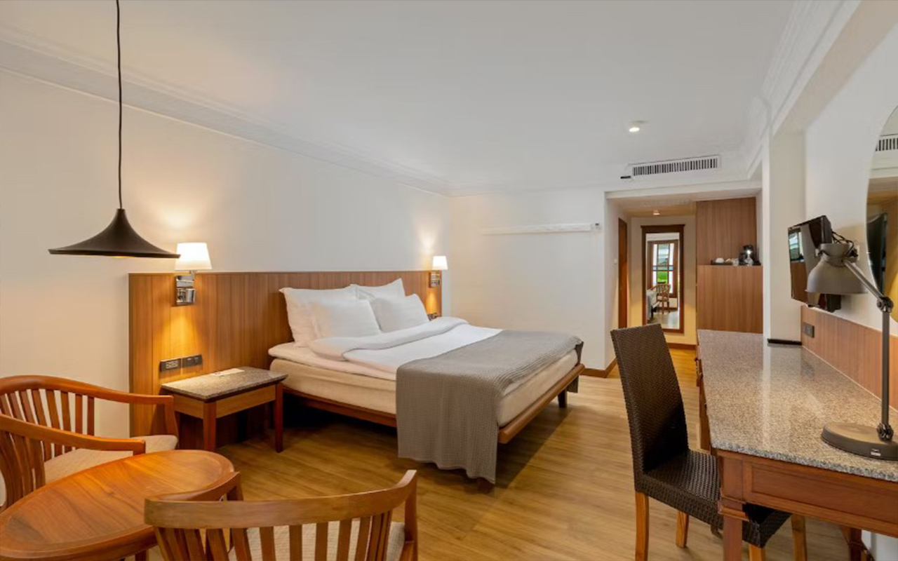 Deluxe Ground Terrace 4