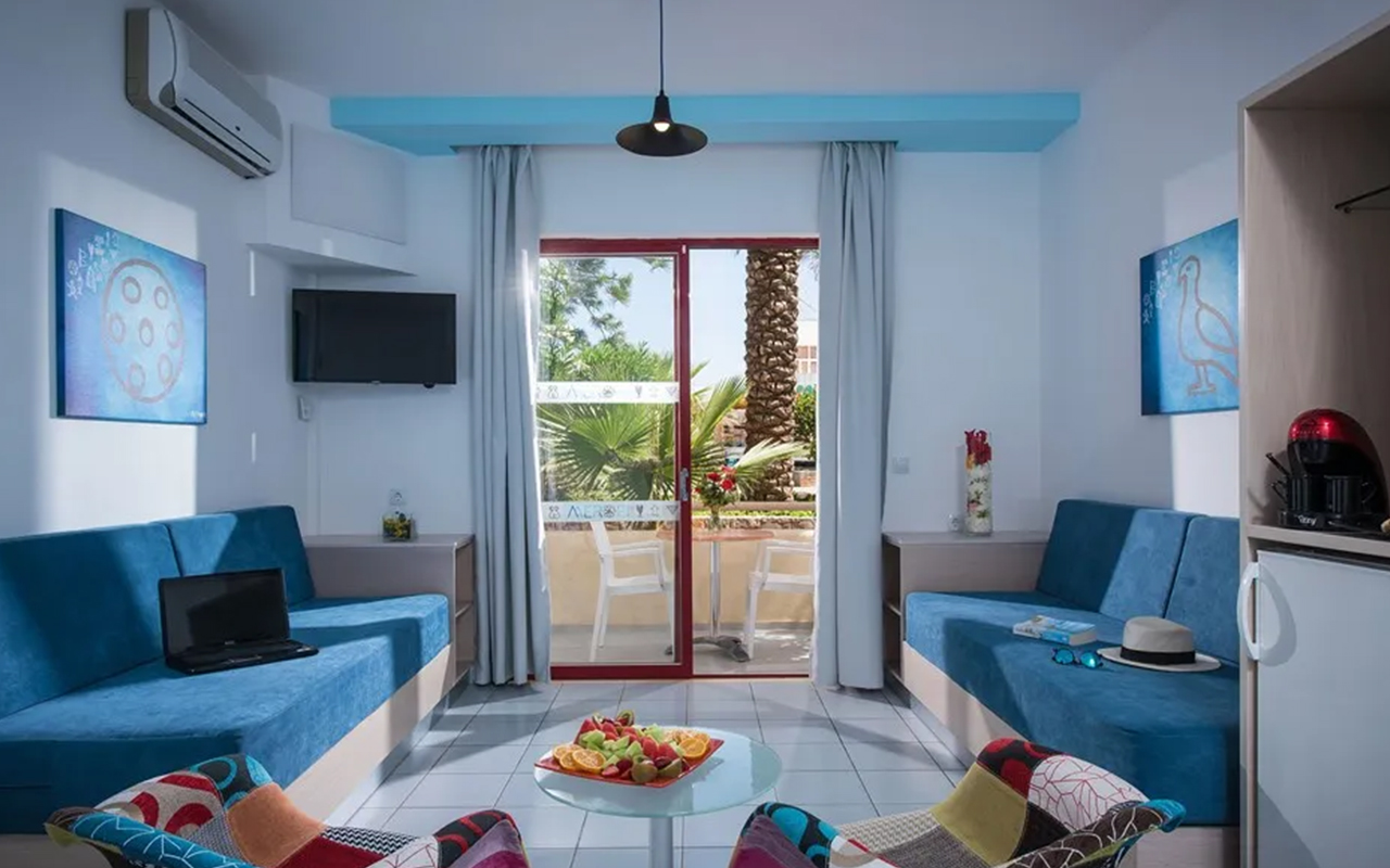 One Bedroom Family Room1