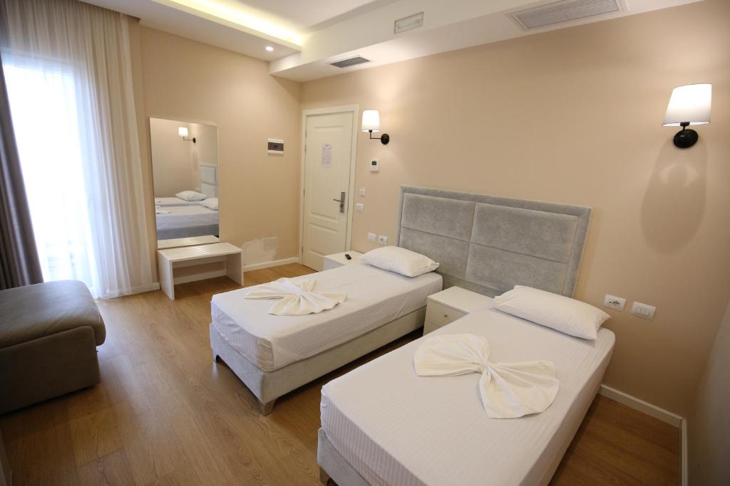 Standard Room (3)