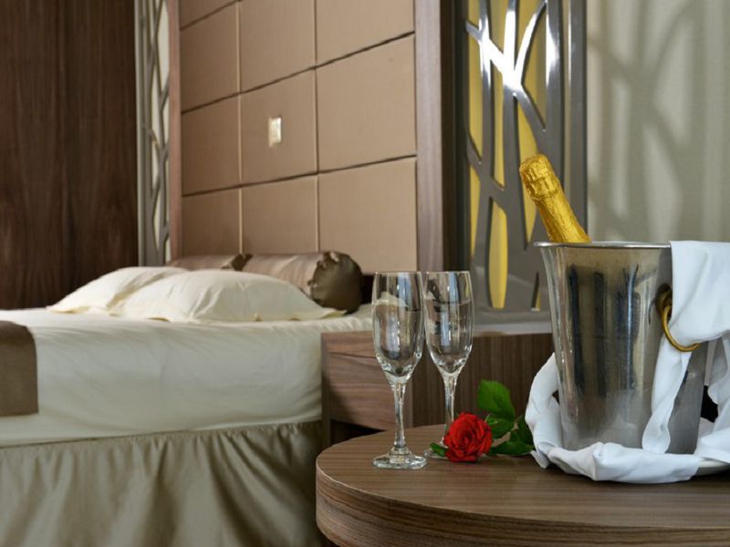 8.Deluxe Wing Adults Only - Deluxe Room (2)