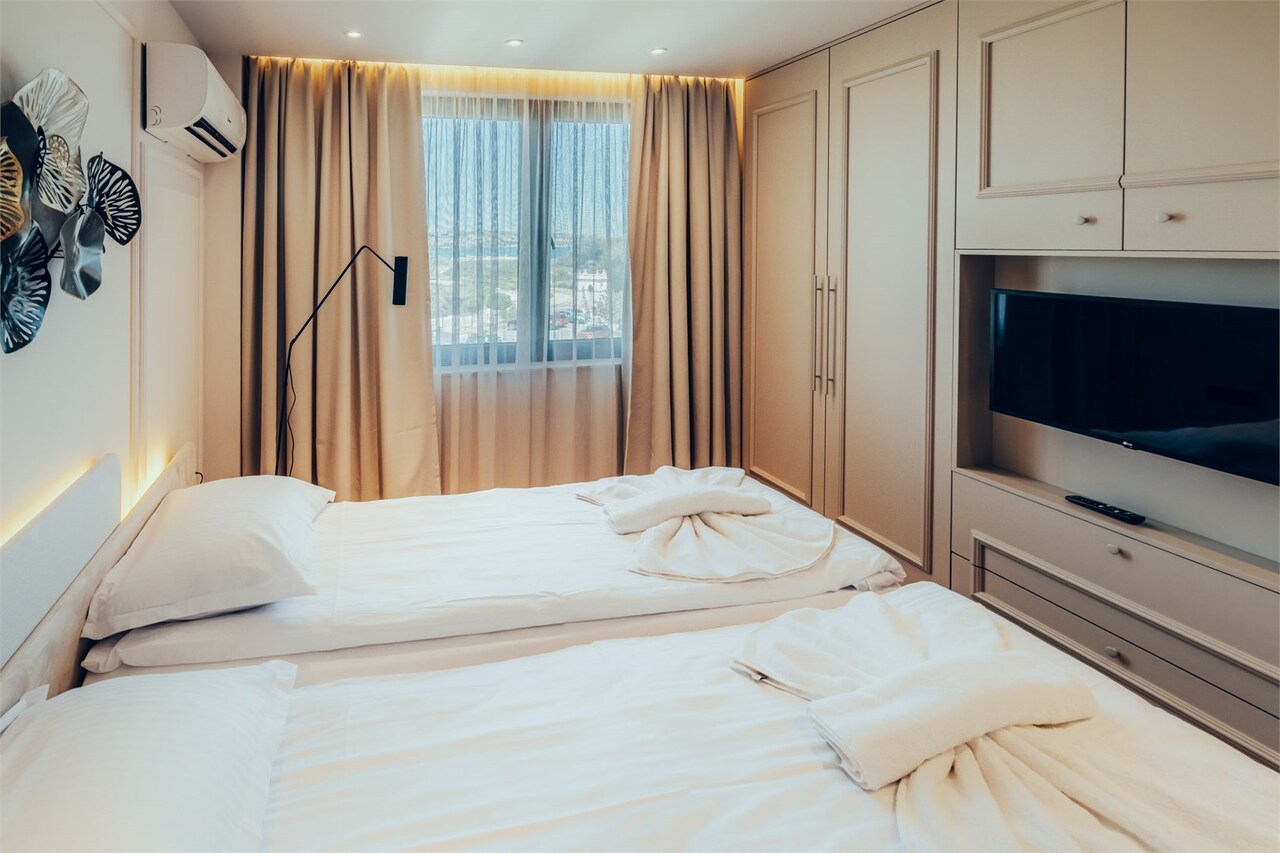Deluxe Suite (1)