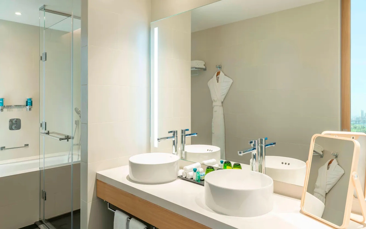 dxbde-guest-bathroom-7494-hor-wide