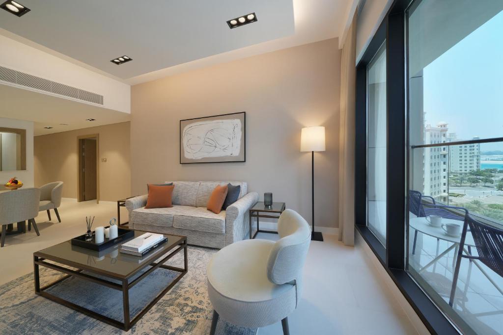 1 Bedroom Luxury with Balcony and Study room (3)