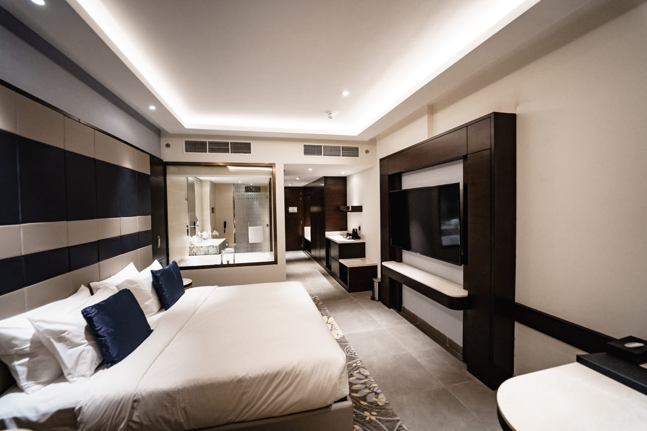 Luxury Suite Room with Living Room & Kitchenette (2)